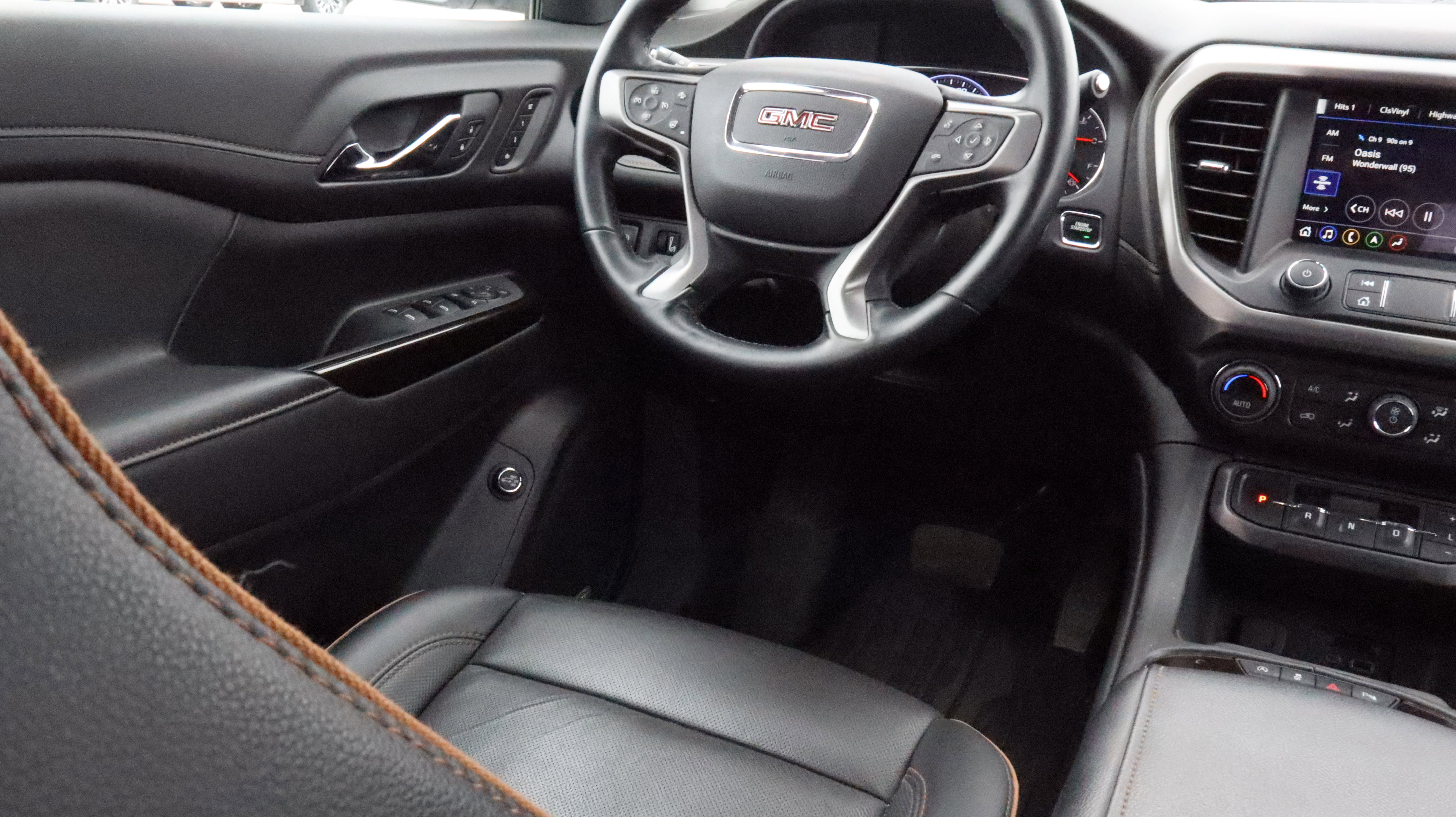 Certified 2023 GMC Acadia AT4 w/ Technology Package AWD/4WD image 9