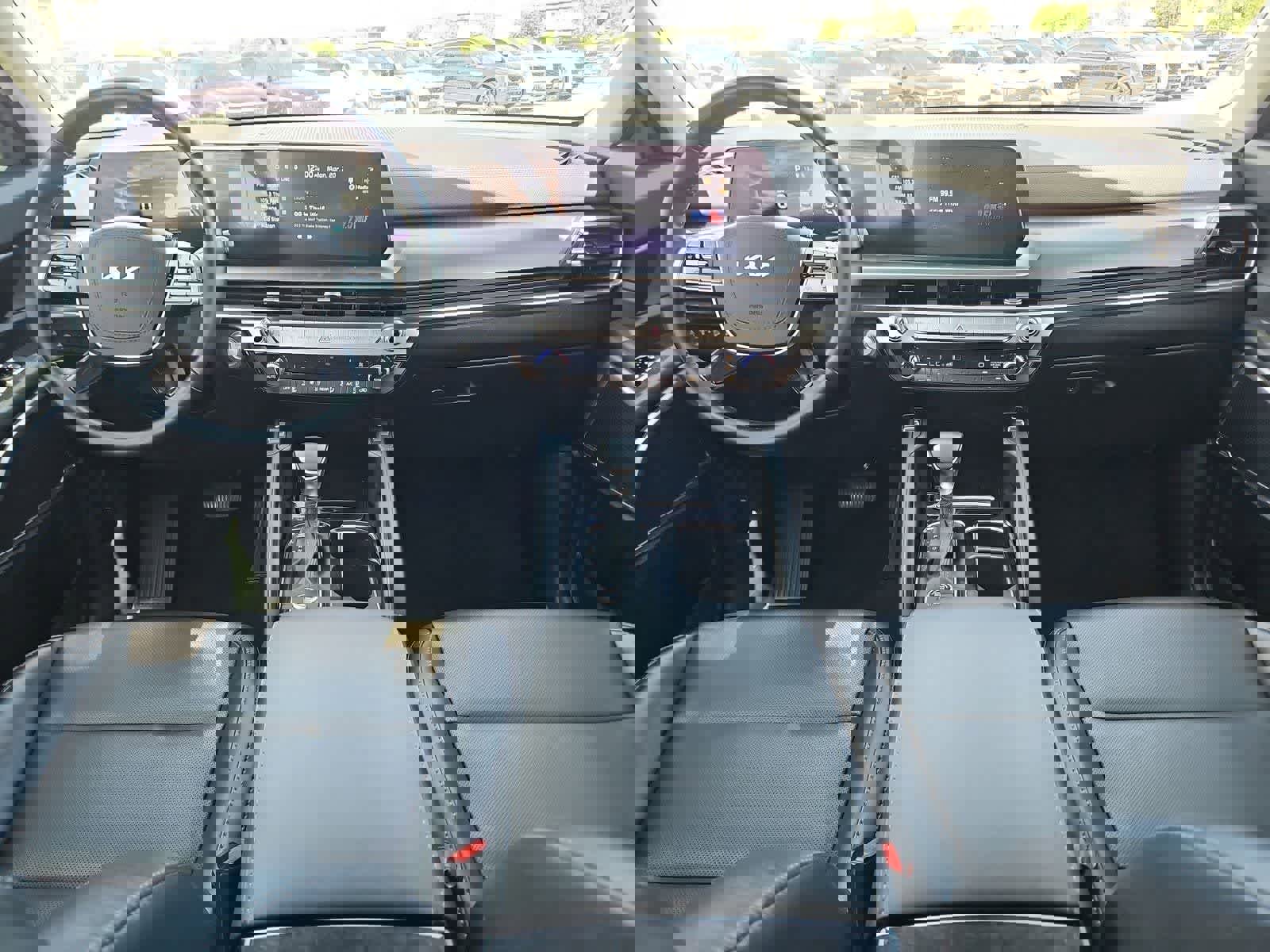 Used 2024 Kia Telluride S w/ S Sunroof Package FWD image 2