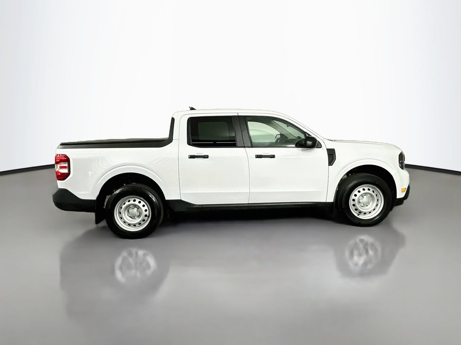 Used 2023 Ford Maverick XL FWD image 8