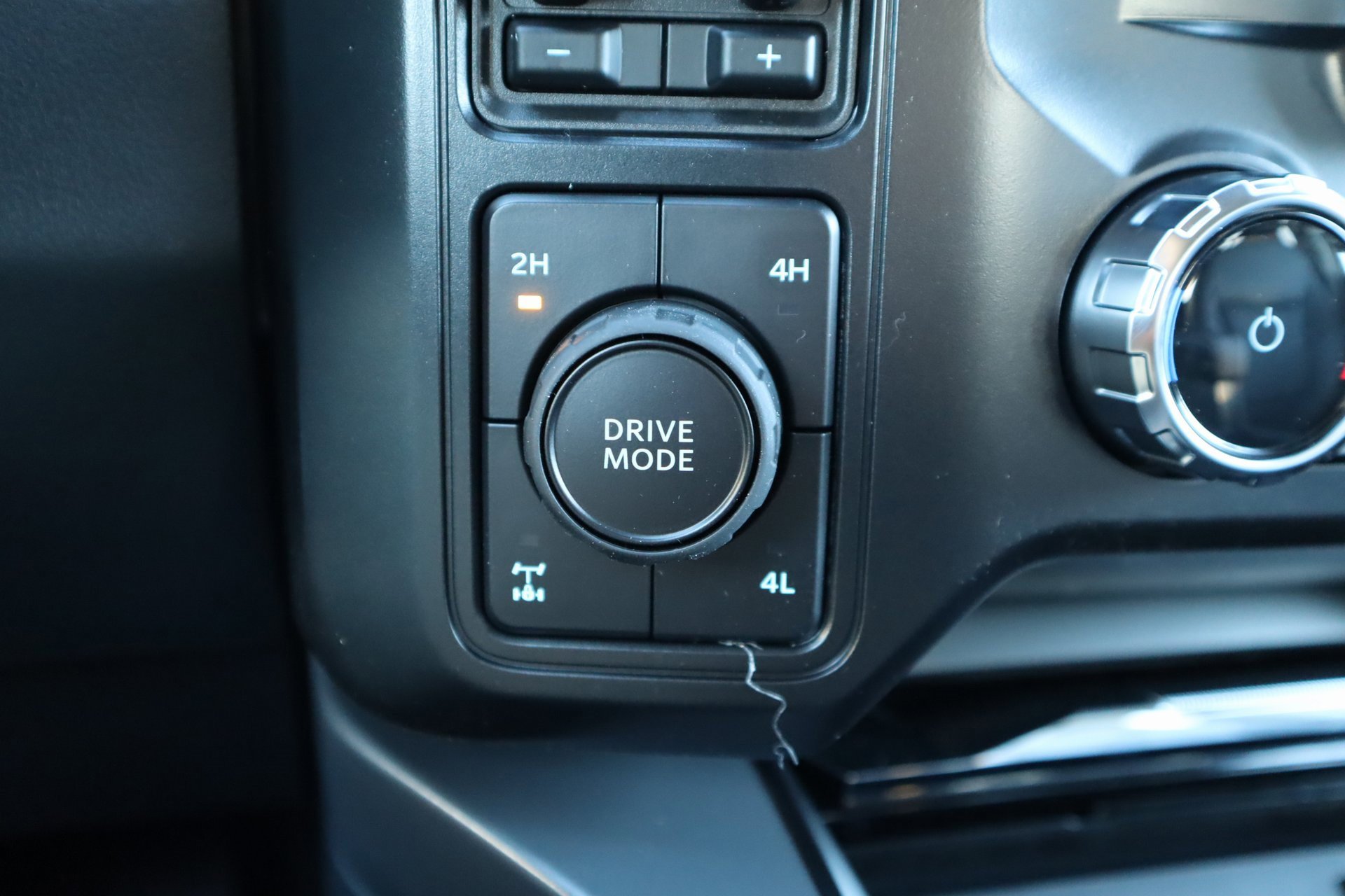 New 2026 Ford F350 Lariat w/ Chrome Package image 9