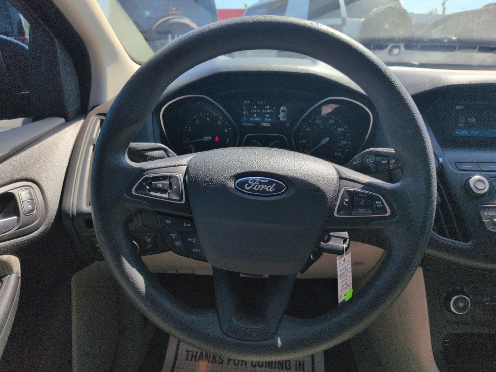 Used 2018 Ford Focus SE w/ SE Appearance Package FWD image 15
