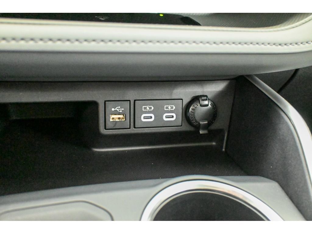 Used 2025 Toyota Highlander XLE image 45