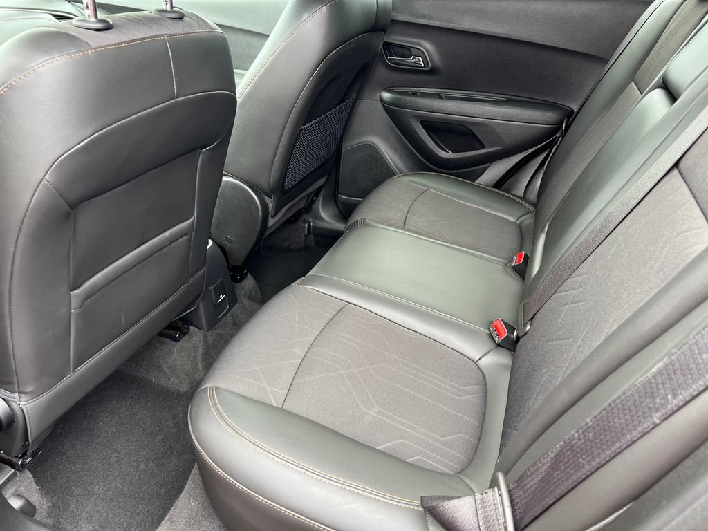 Used 2020 Chevrolet Trax LT w/ Driver Confidence Package FWD image 13