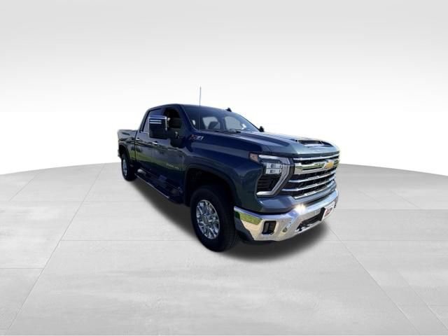 Certified 2025 Chevrolet Silverado 2500 LTZ w/ LTZ Premium Package AWD/4WD image 4