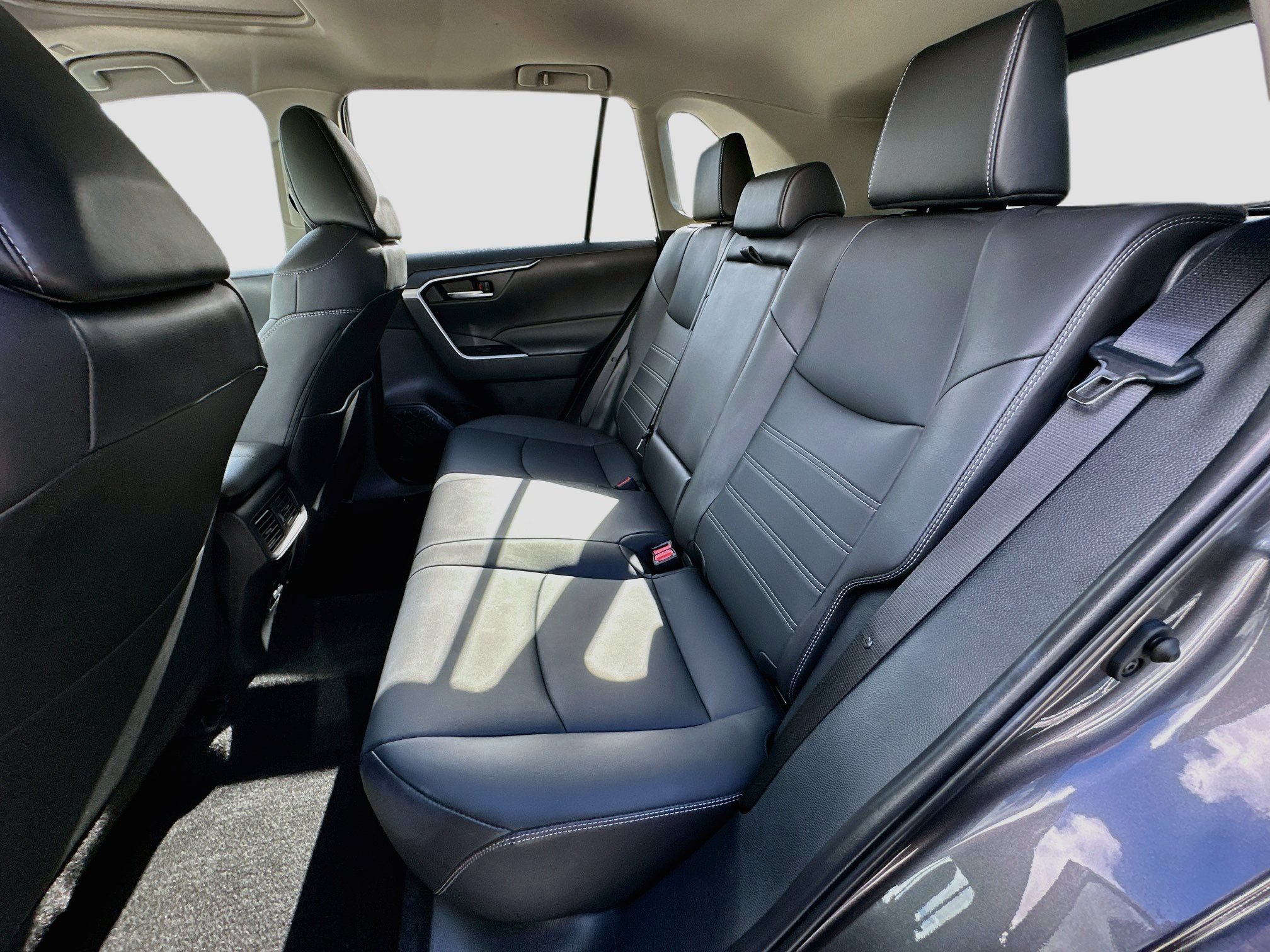 Used 2025 Toyota RAV4 XLE Premium FWD image 22