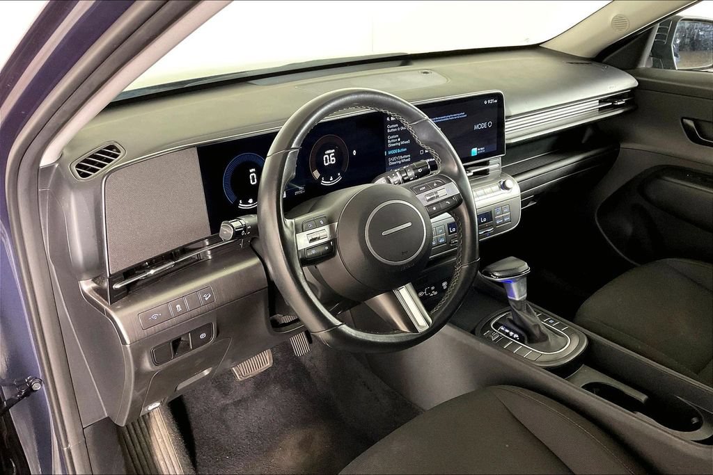 Used 2025 Hyundai Kona SEL FWD image 14
