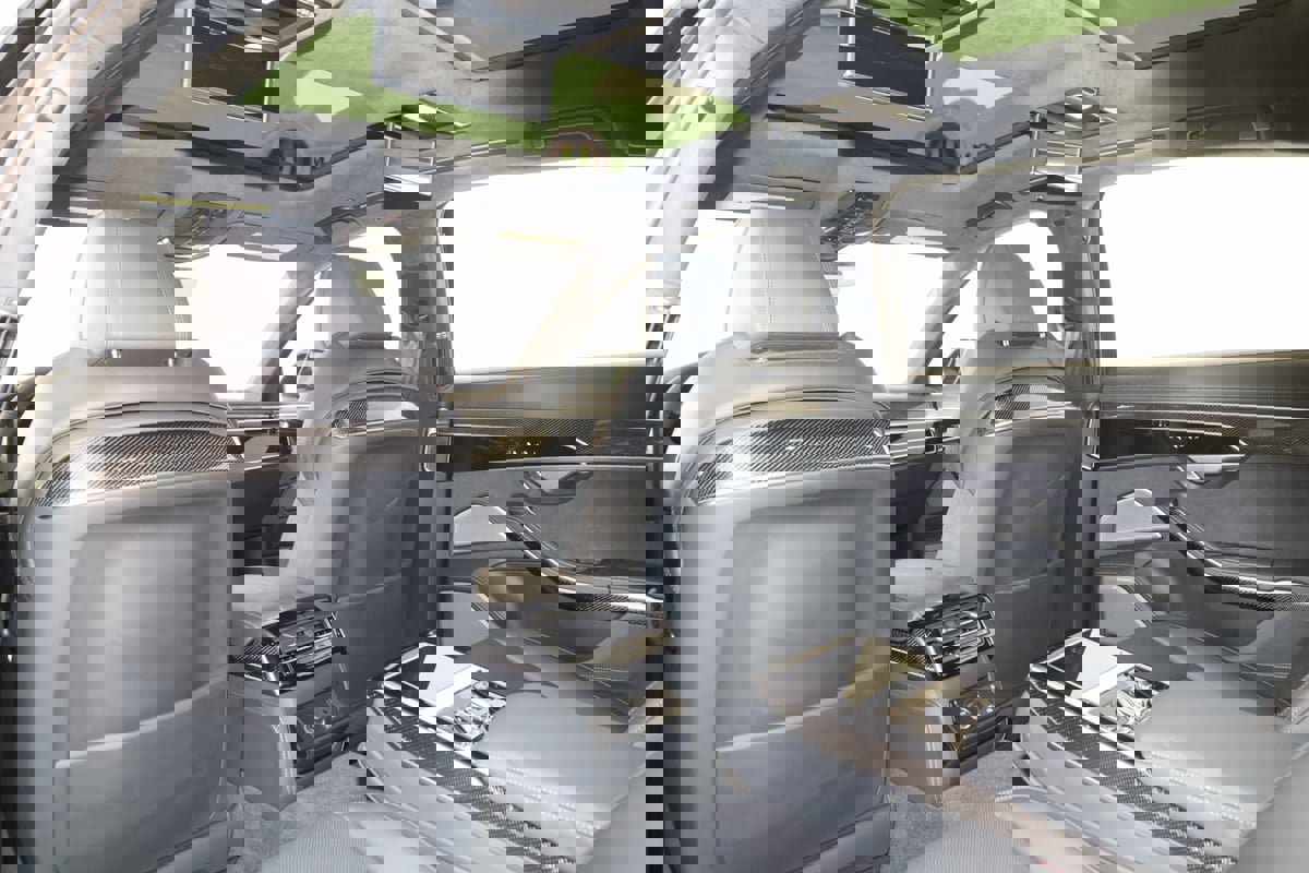 Used 2025 Audi S8 image 96