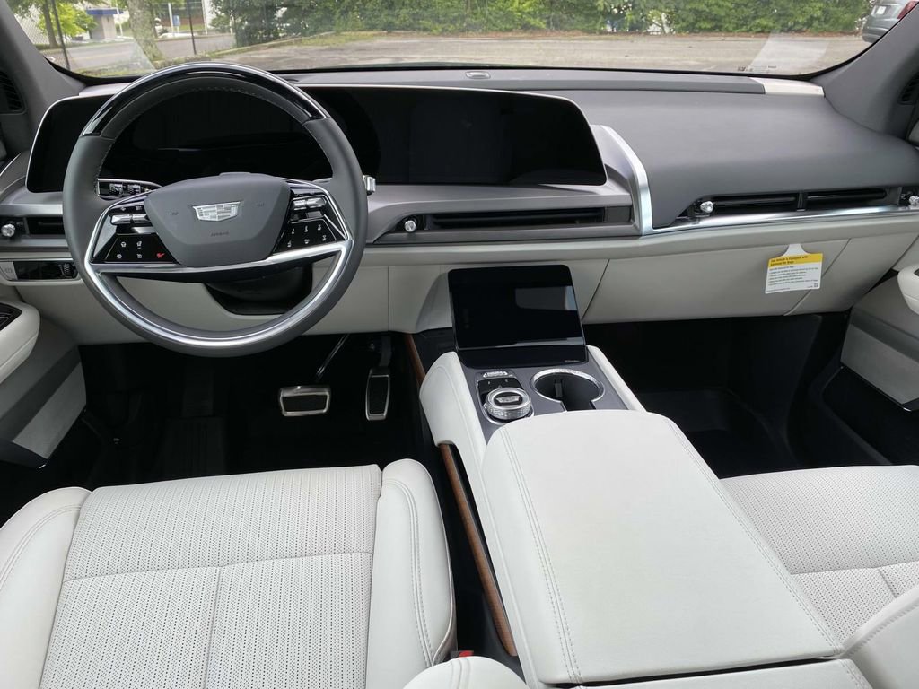 New 2026 Cadillac Vistiq Sport w/ LPO, Floor Liner Package image 11