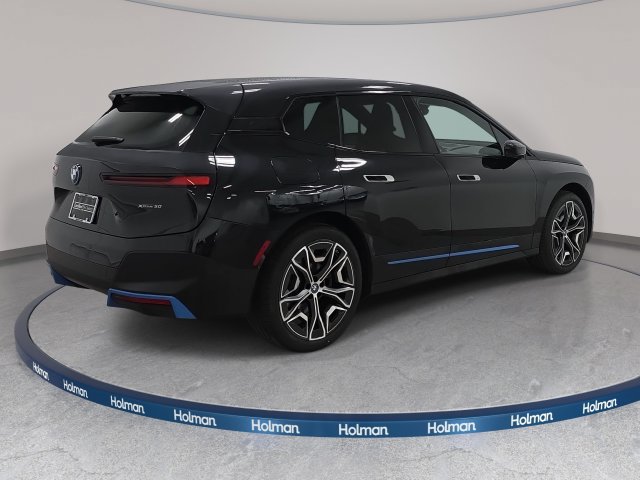 Certified 2024 BMW iX xDrive50 w/ Premium Package AWD/4WD image 5