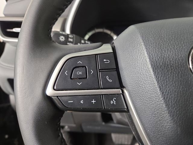 Used 2025 Toyota Highlander XLE image 24