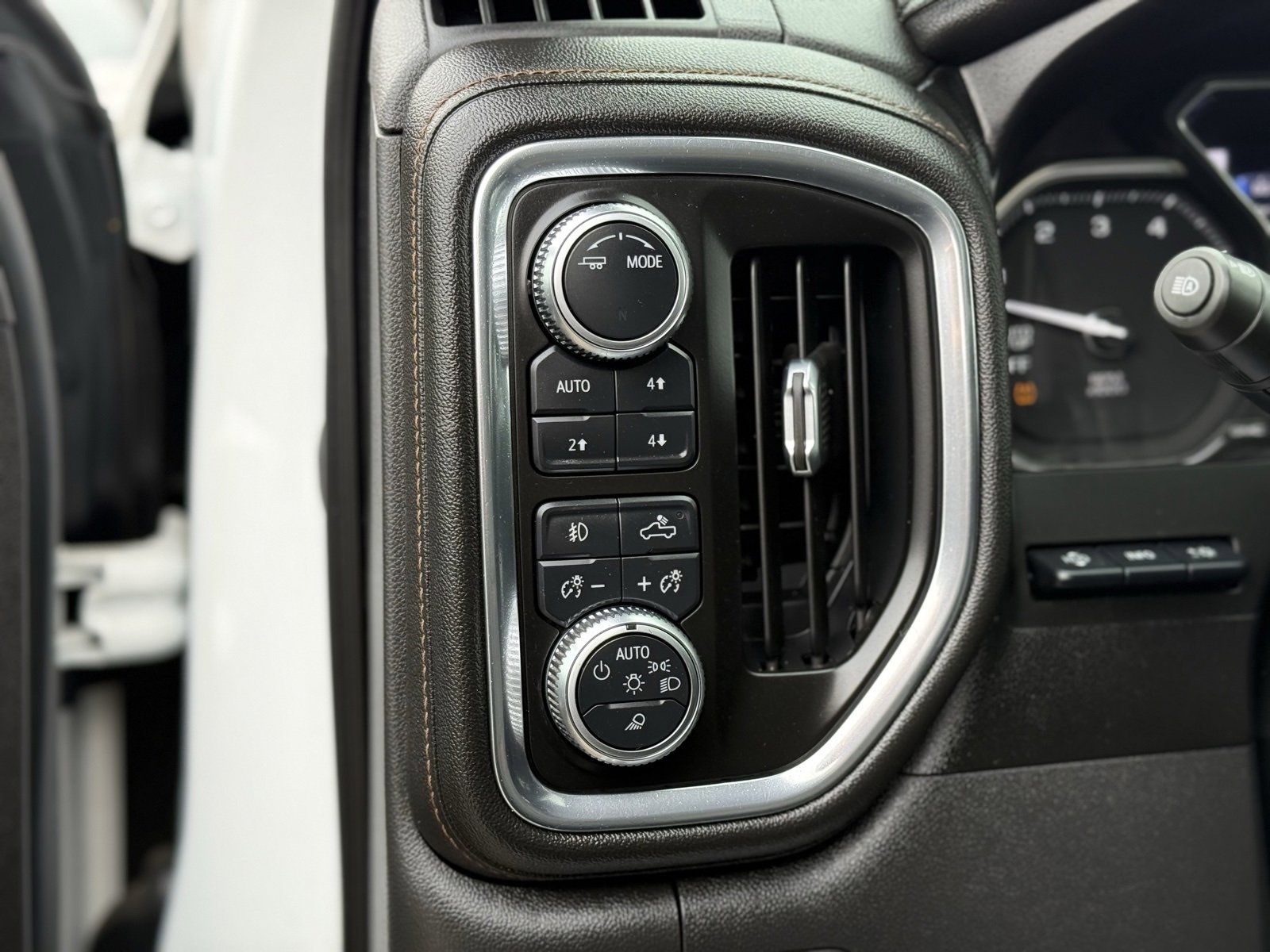 Used 2021 GMC Sierra 1500 AT4 w/ AT4 Value Package image 29