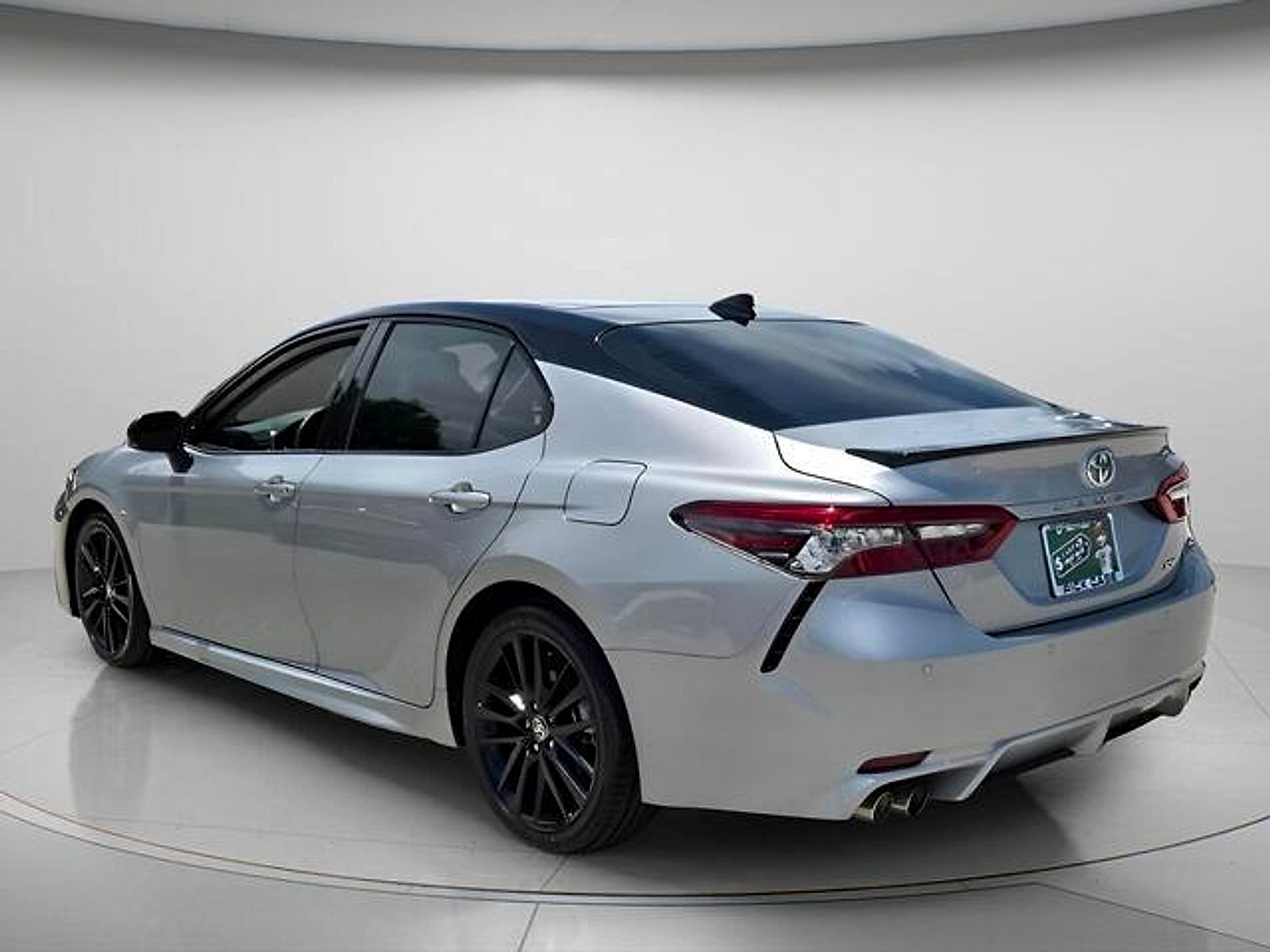 Used 2021 Toyota Camry XSE w/ Navigation Package FWD image 7