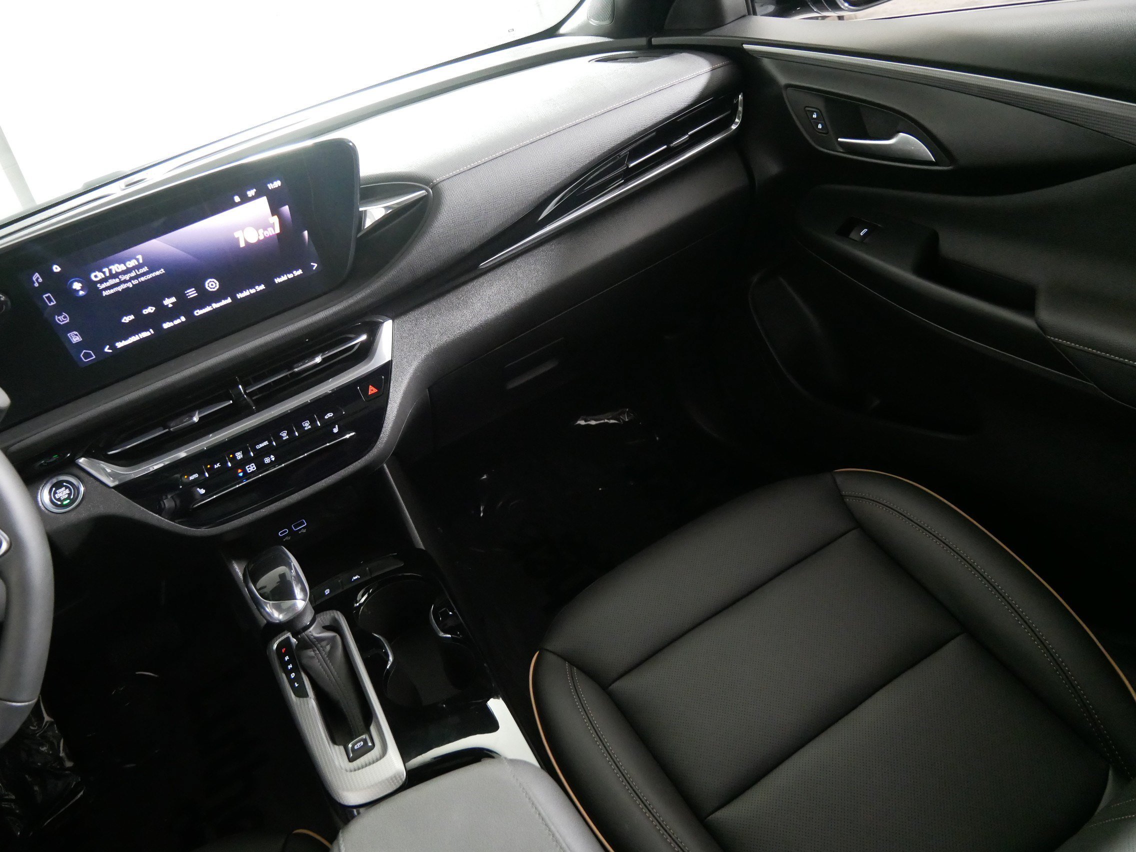 Used 2026 Buick Envista Avenir FWD image 11