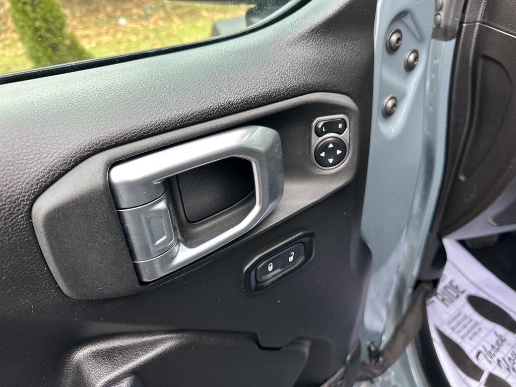 Used 2024 Jeep Wrangler Unlimited AWD/4WD image 18