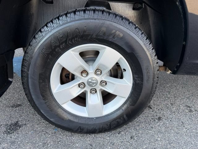 Used 2019 RAM 1500 Express AWD/4WD image 39