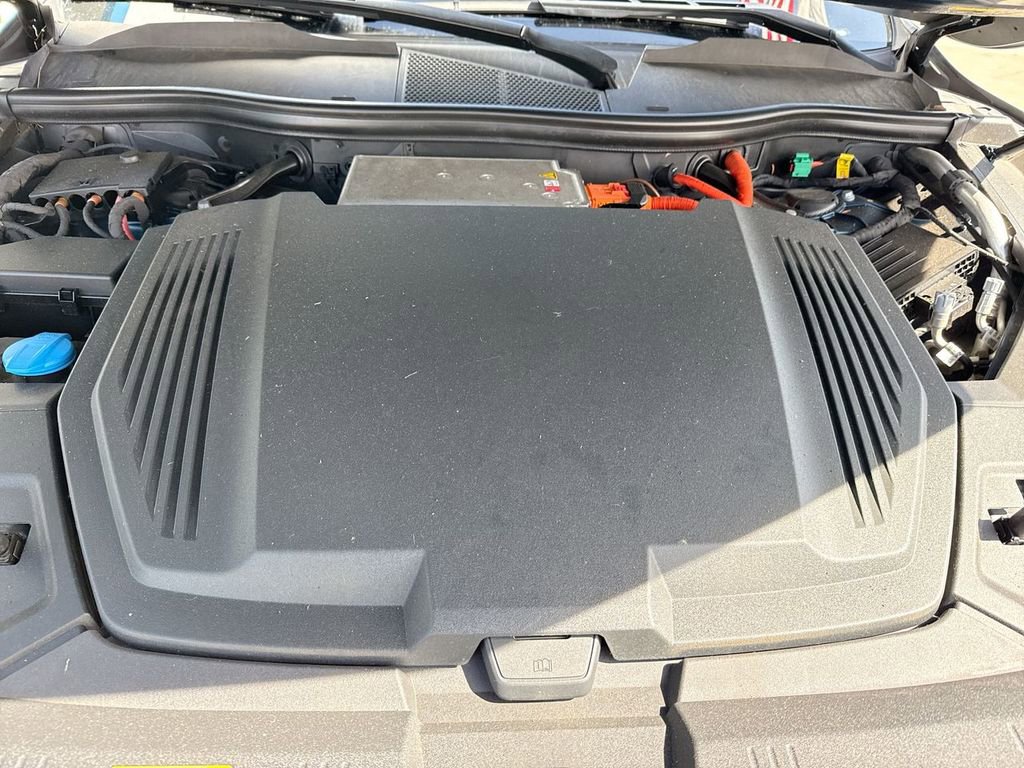 Used 2019 Audi e-tron Premium Plus image 26