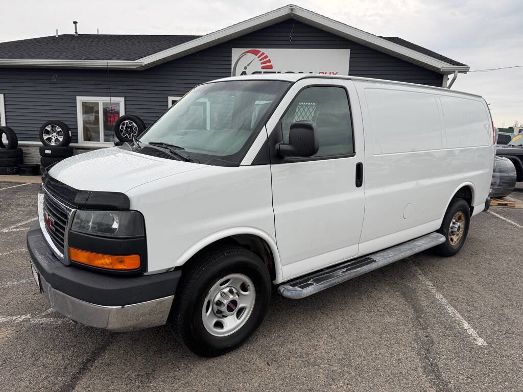 Used 2015 GMC Savana 2500 RWD image 1