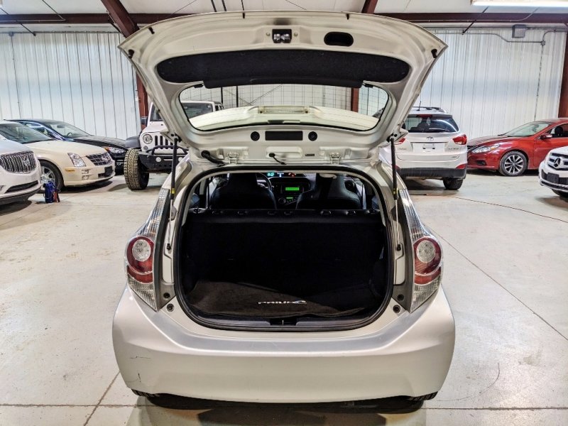 Used 2012 Toyota Prius C One image 19