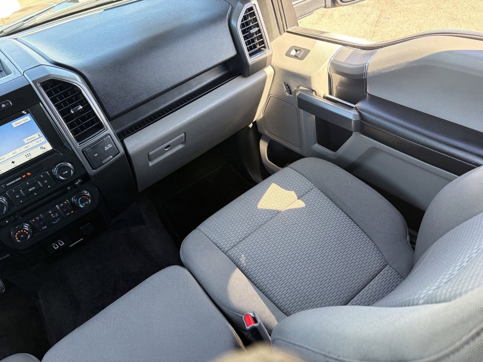 Used 2017 Ford F150 XLT w/ Equipment Group 302A Luxury AWD/4WD image 17