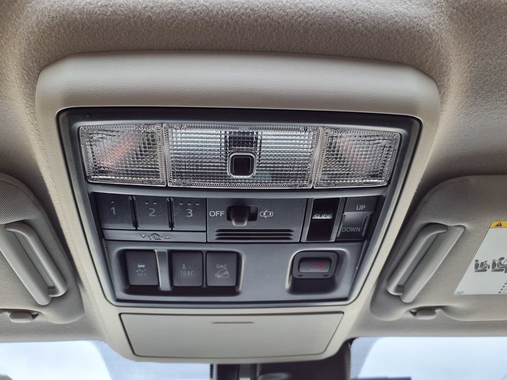 Used 2024 Toyota 4Runner Limited AWD/4WD image 28