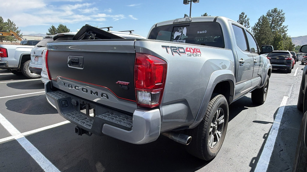Certified 2017 Toyota Tacoma TRD Sport w/ Tow Package (A/T) AWD/4WD image 2