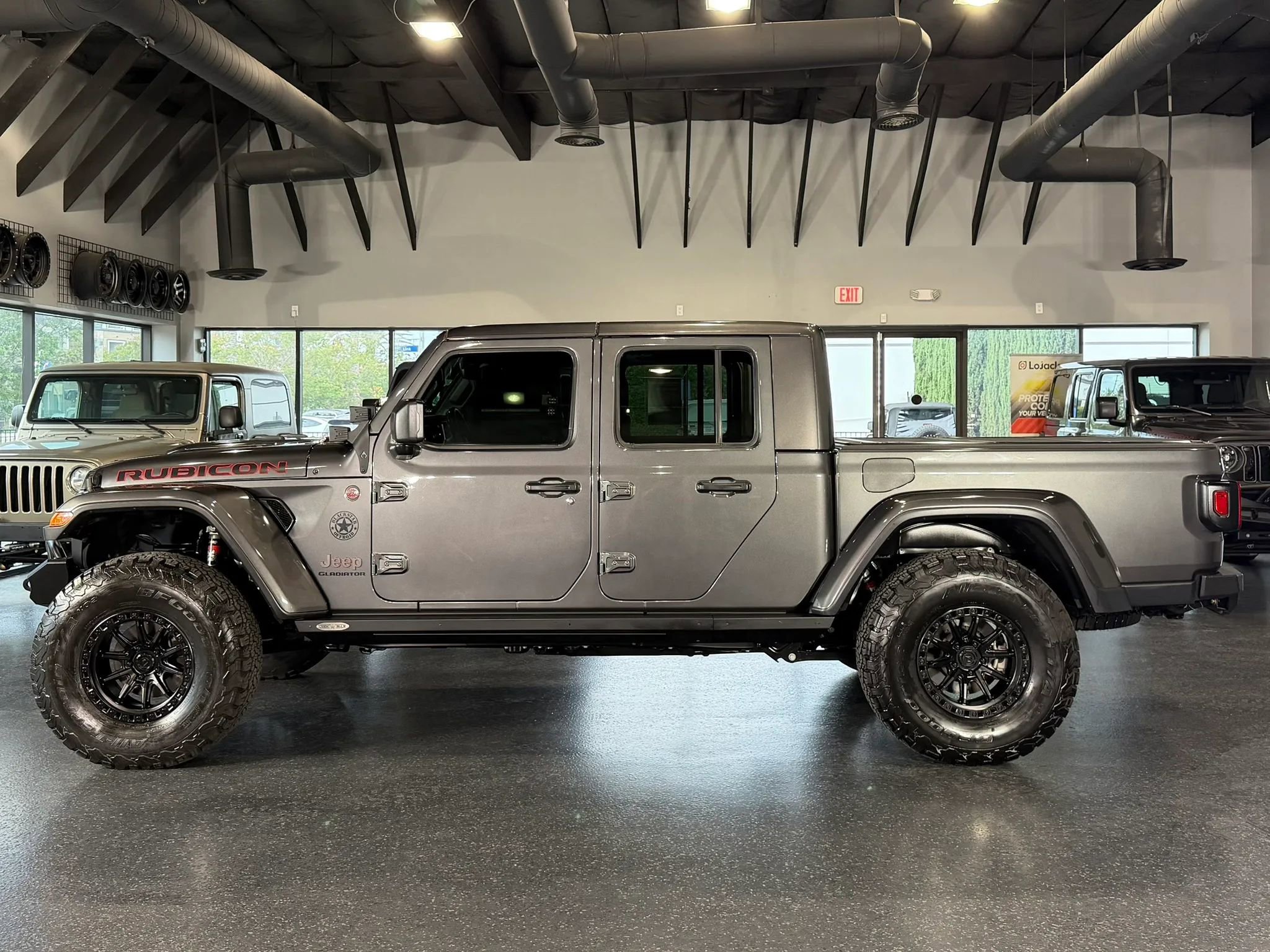 Used 2021 Jeep Gladiator Rubicon AWD/4WD image 11