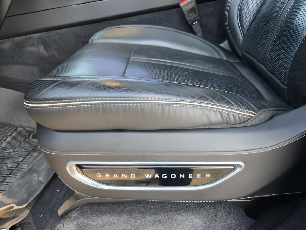 Used 2023 Jeep Grand Wagoneer Series II AWD/4WD image 21