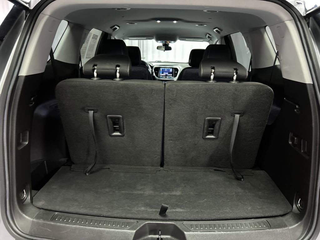 Used 2023 GMC Acadia SLE image 25