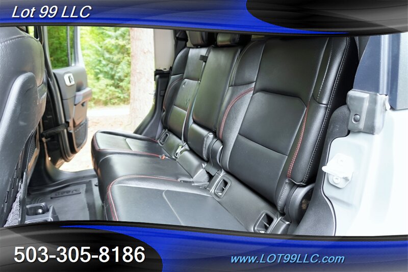 Used 2022 Jeep Gladiator Rubicon w/ Cold Weather Group AWD/4WD image 16