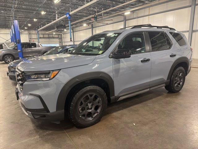 Used 2023 Honda Pilot TrailSport image 2