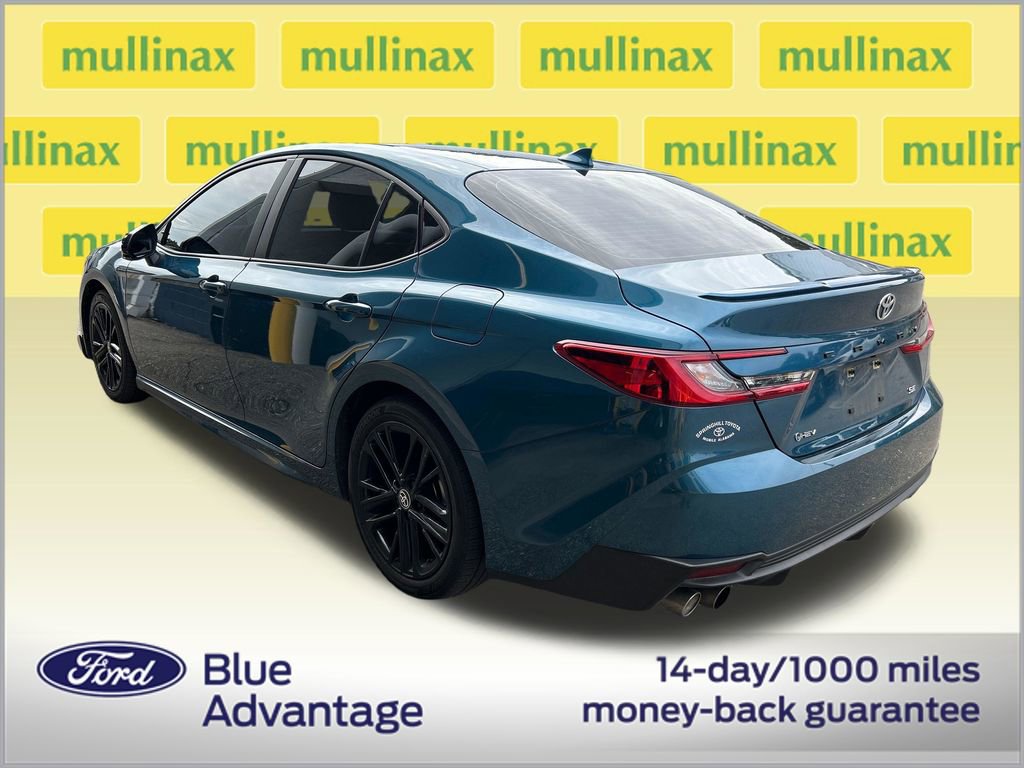 Used 2025 Toyota Camry SE w/ Convenience Package FWD image 3