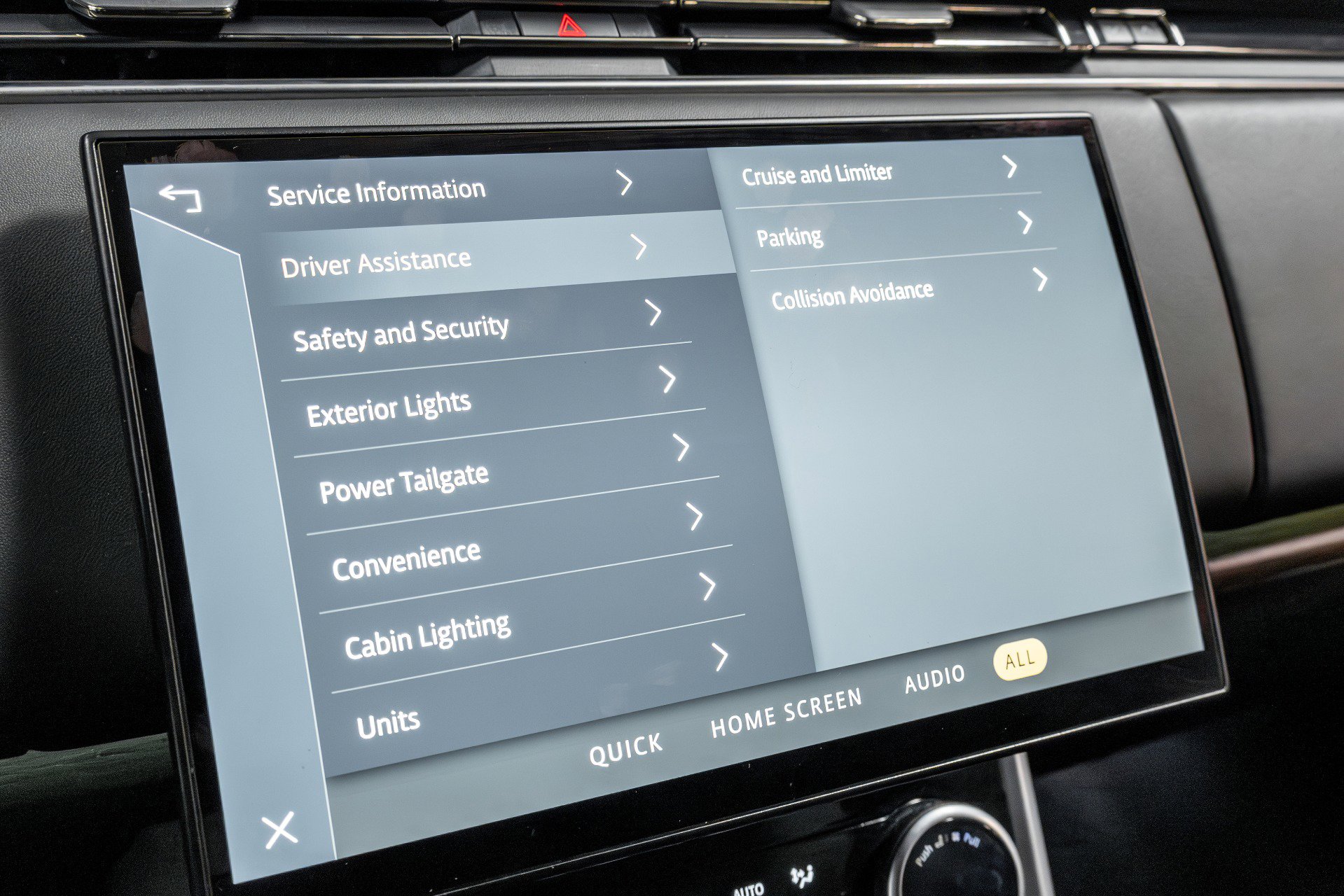 Used 2023 Land Rover Range Rover Long Wheelbase SE image 70