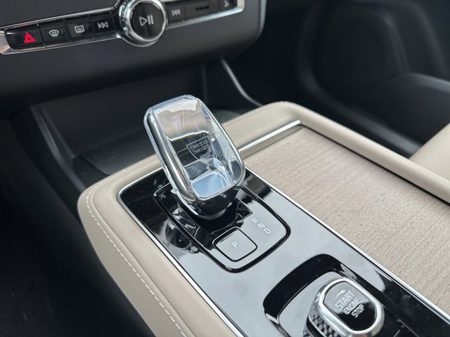 New 2026 Volvo XC90 B6 Plus w/ Protection Package Premier image 14