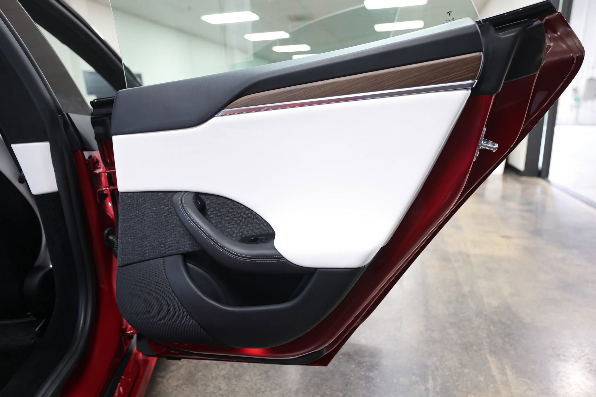 Used 2022 Tesla Model S Standard Range AWD/4WD image 39