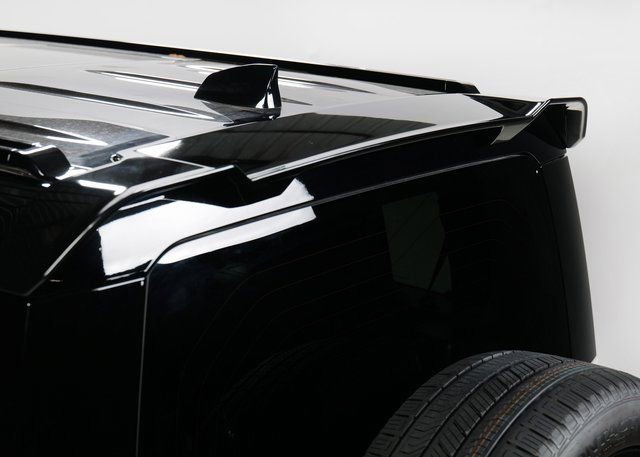 New 2026 Land Rover Defender 110 S image 30