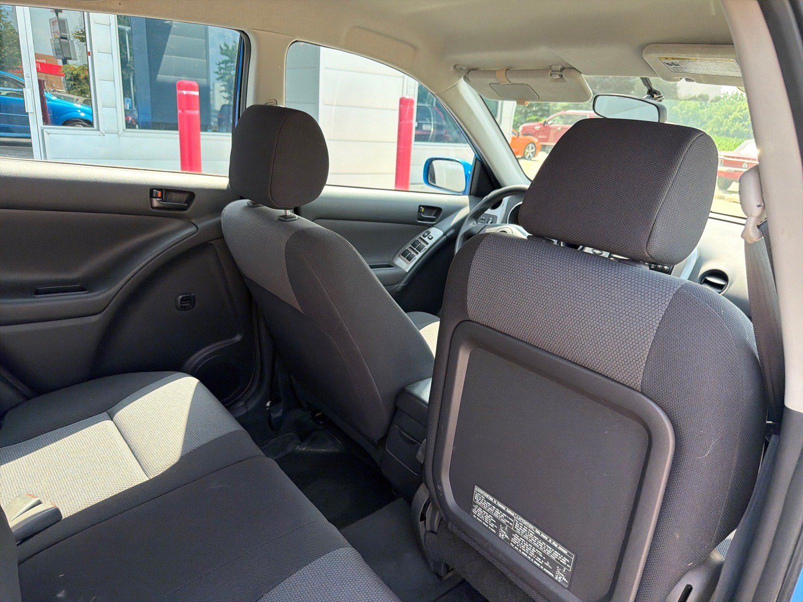 Used 2008 Pontiac Vibe w/ Preferred Package FWD image 23