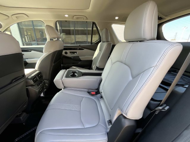 Certified 2025 Honda Pilot Touring image 25