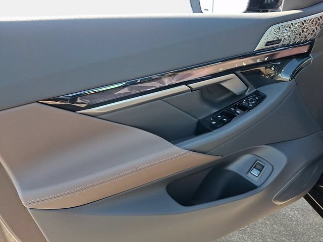 New 2027 BMW 550e xDrive AWD/4WD image 10