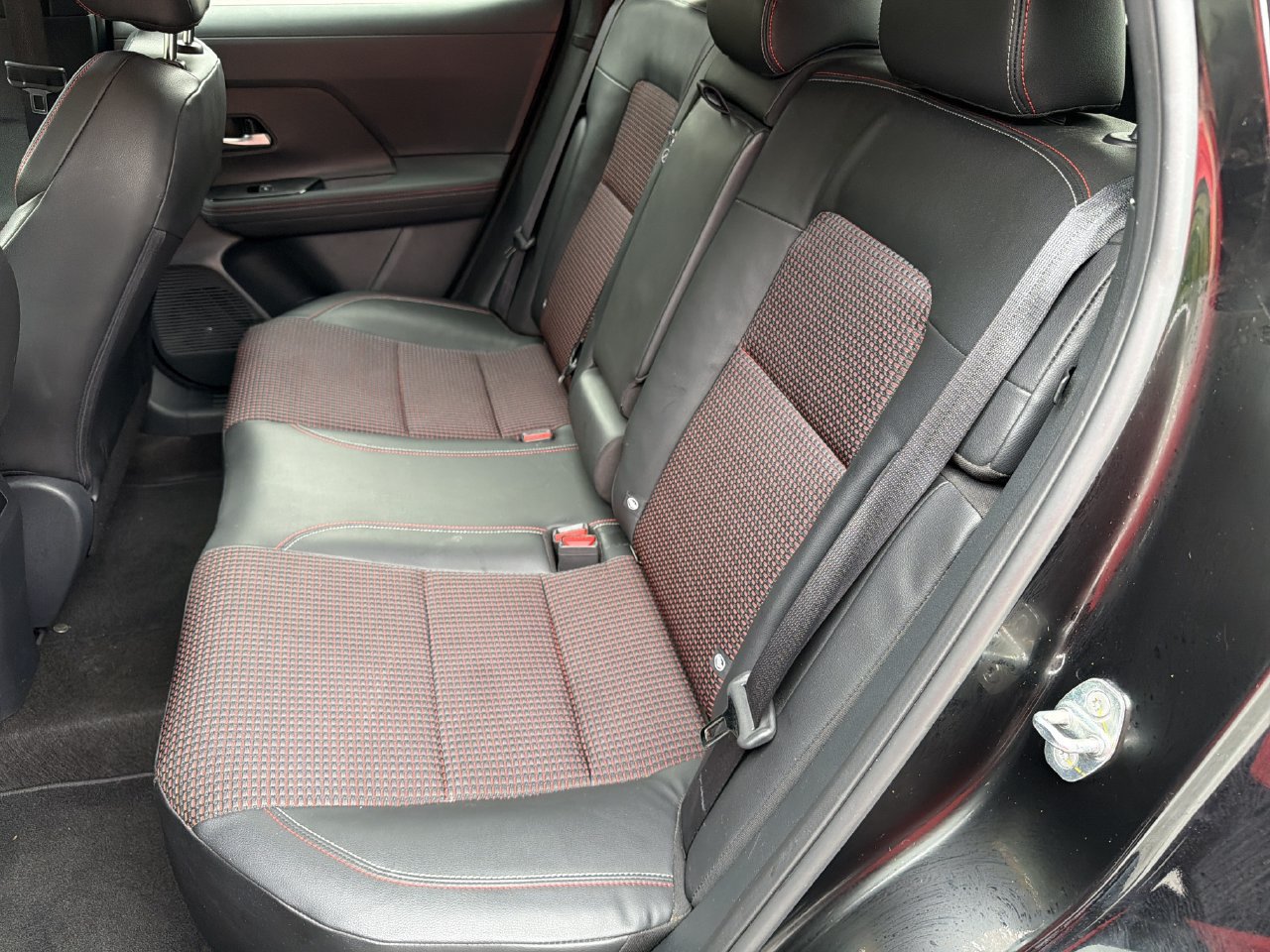 Certified 2025 Nissan Kicks SR FWD image 20