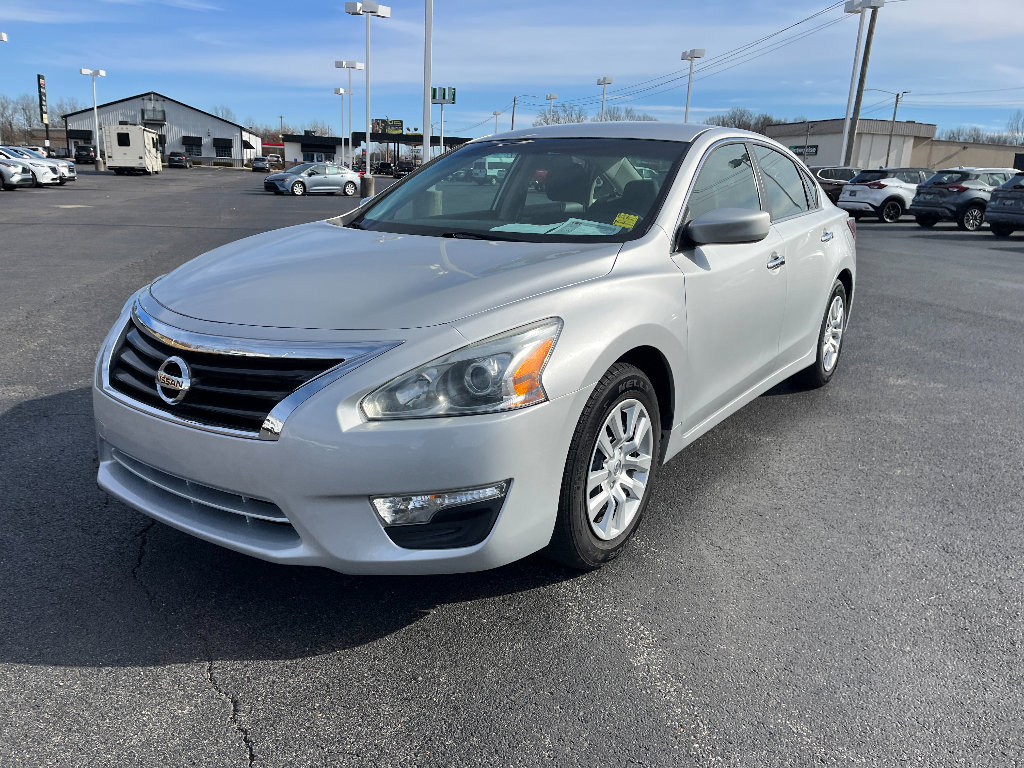 Used 2015 Nissan Altima 2.5 S w/ Power Driver Seat Package image 3