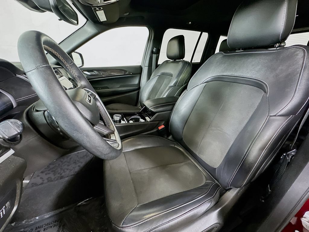 Used 2022 Jeep Grand Cherokee Altitude RWD image 15