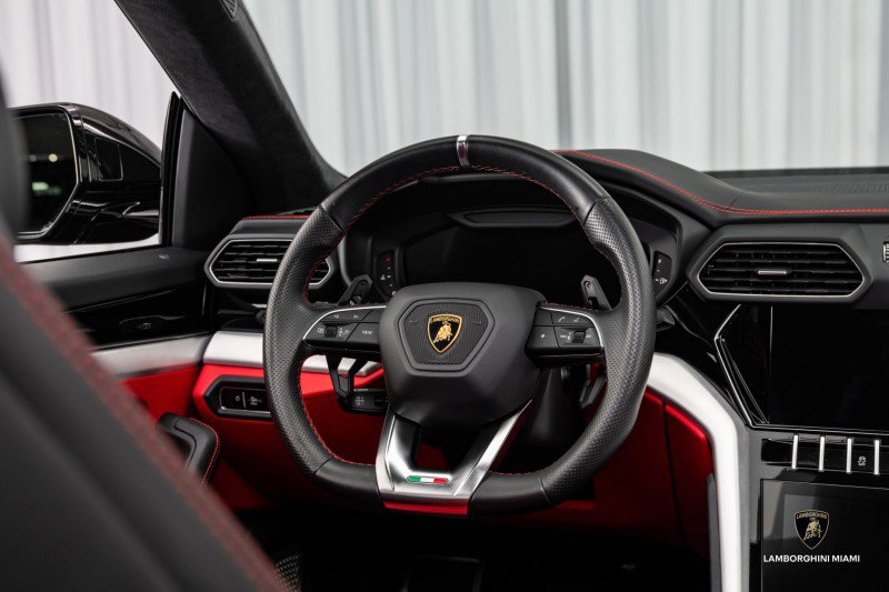 Used 2021 Lamborghini Urus image 30