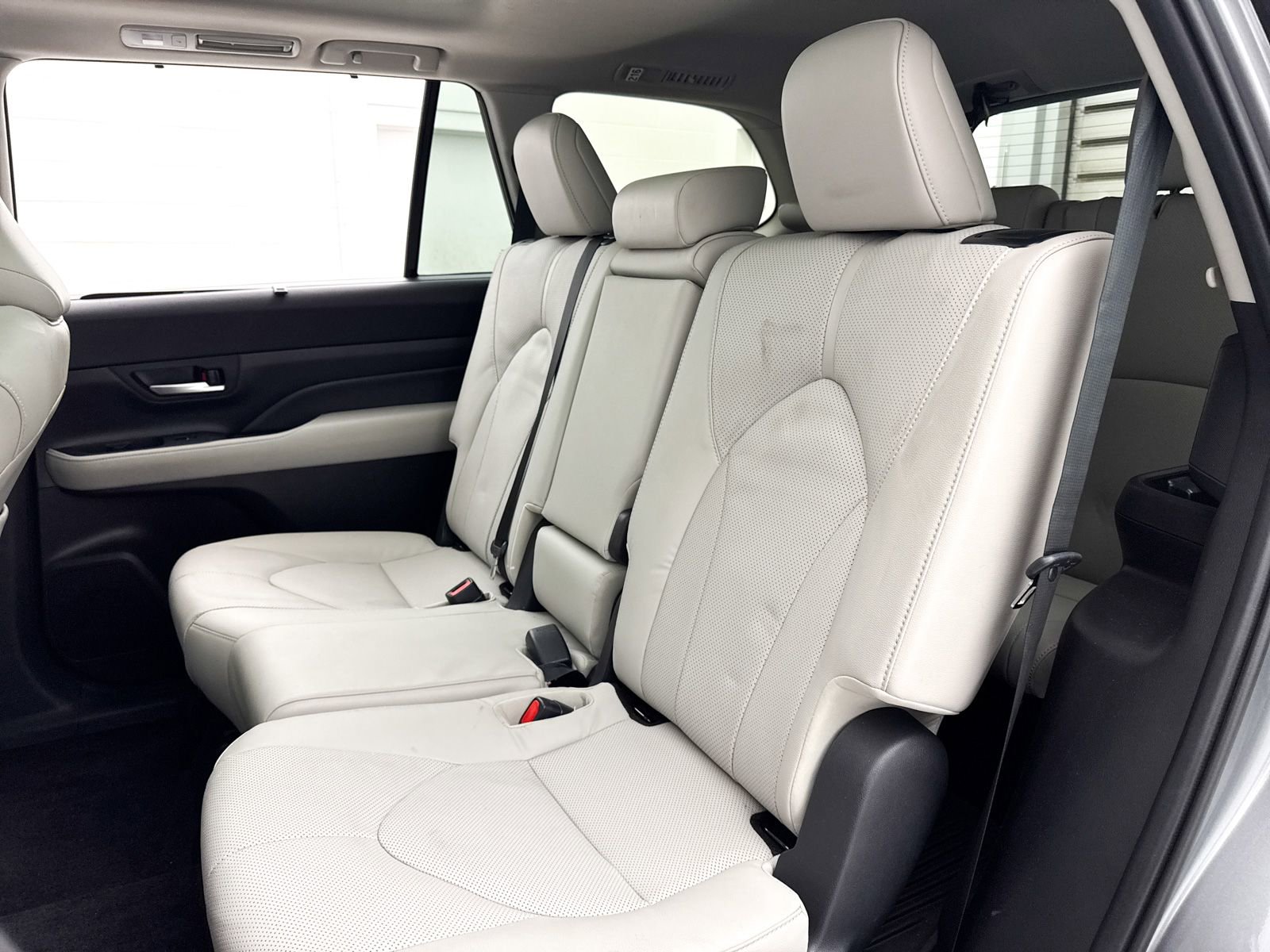 Used 2025 Toyota Grand Highlander FWD image 32