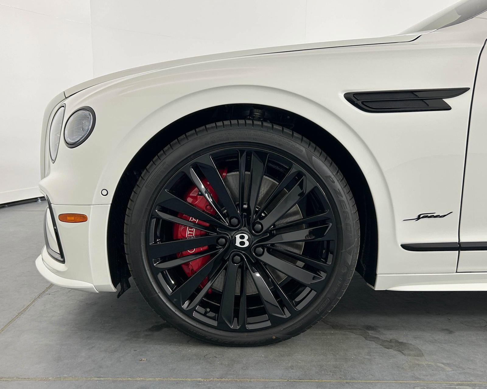 New 2026 Bentley Flying Spur Plug-In Hybrid image 6