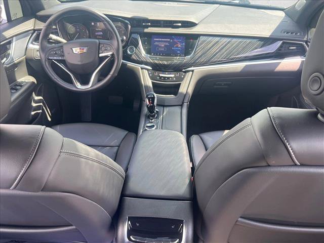 Used 2025 Cadillac XT6 Premium Luxury w/ Technology Package FWD image 15