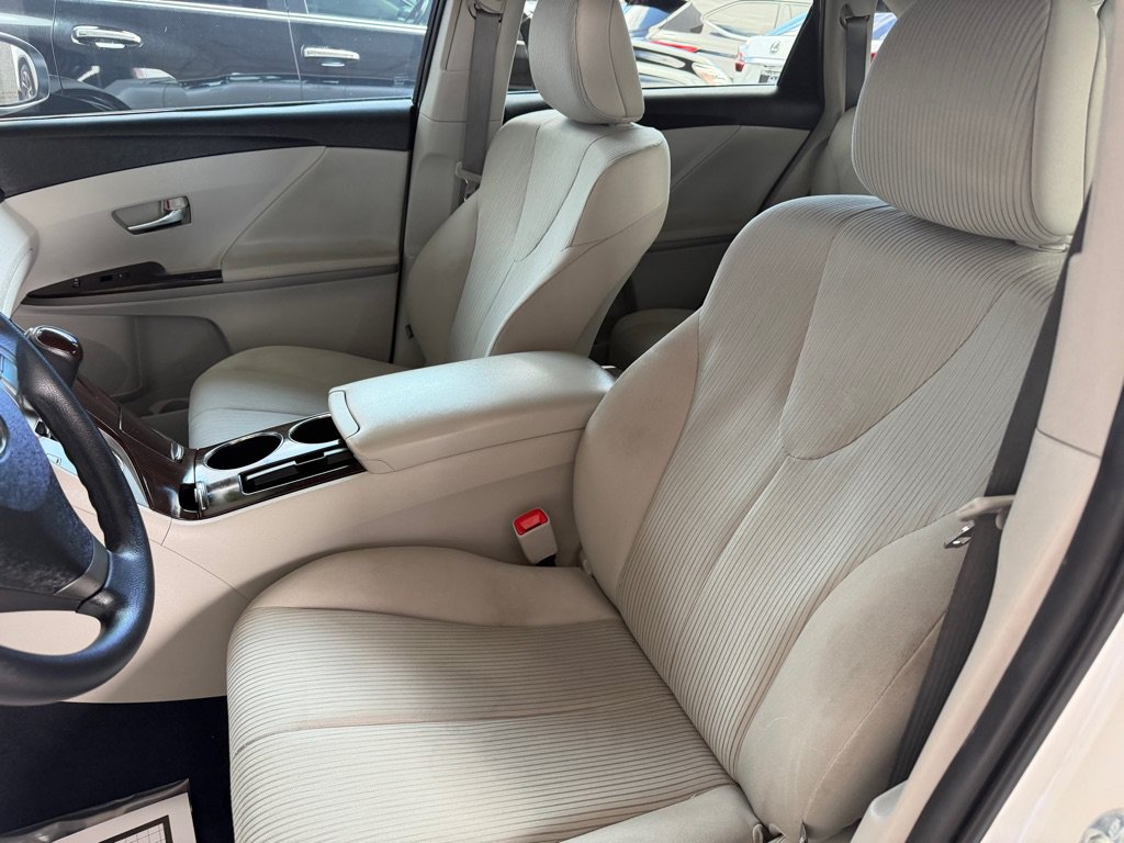 Used 2012 Toyota Venza LE w/ LE Convenience Pkg FWD image 6