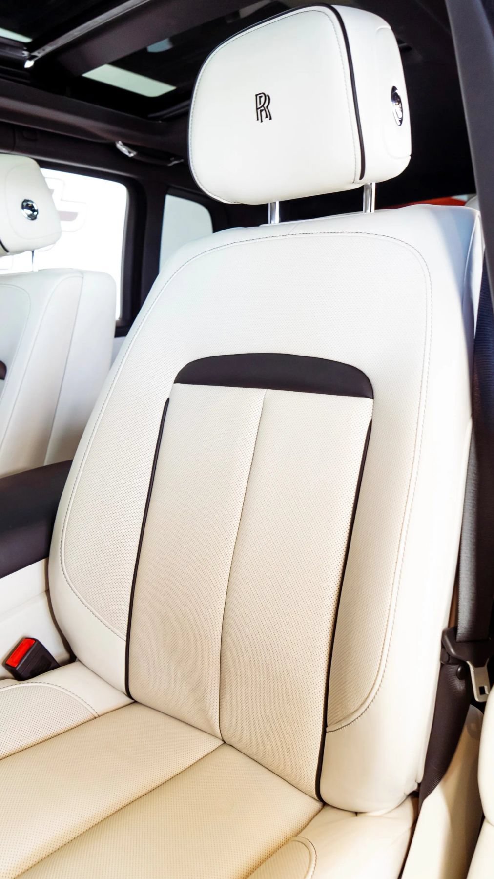 Used 2019 Rolls-Royce Cullinan AWD/4WD image 16
