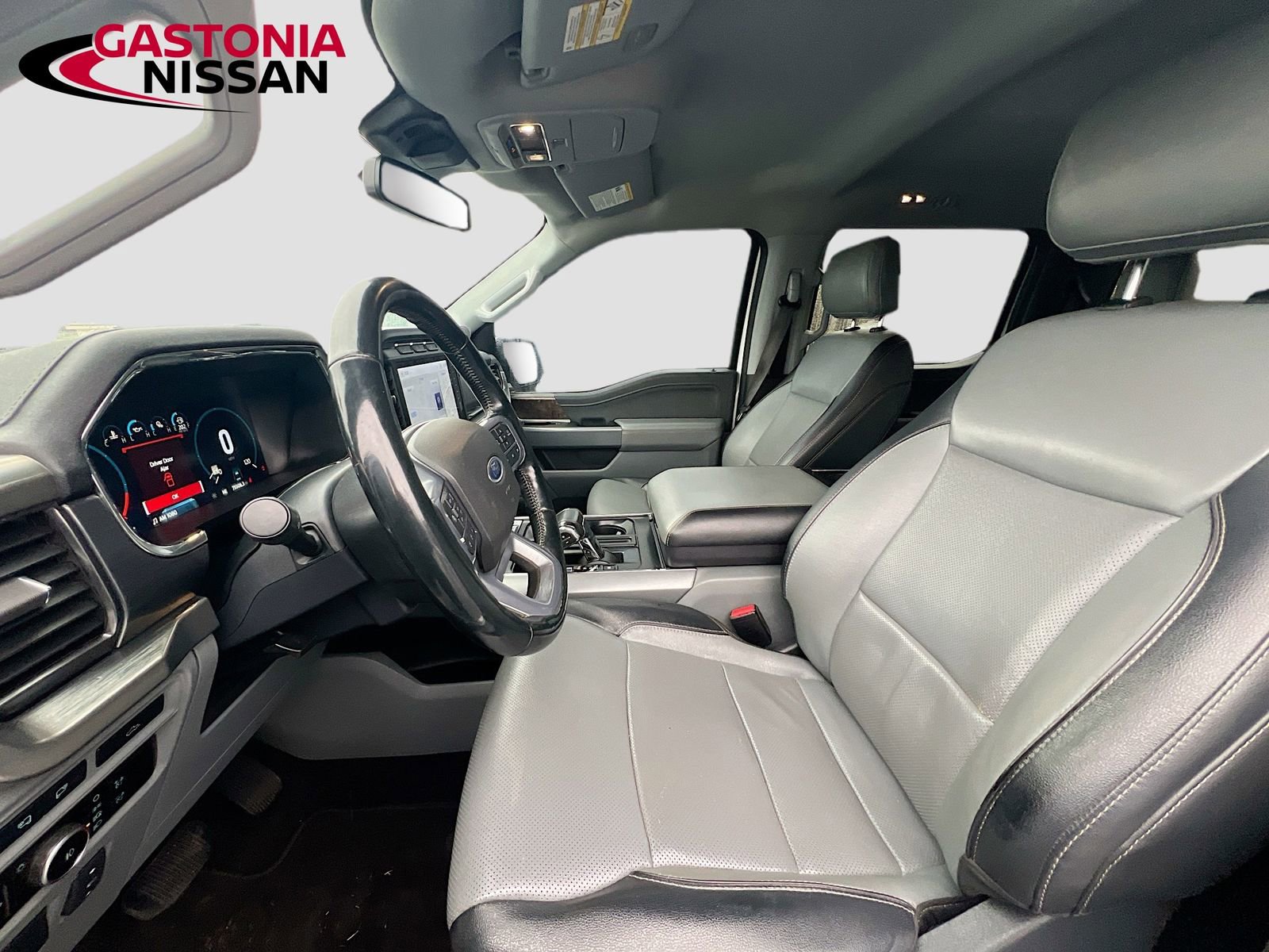 Used 2023 Ford F150 Lariat w/ Trailer Tow Package image 29