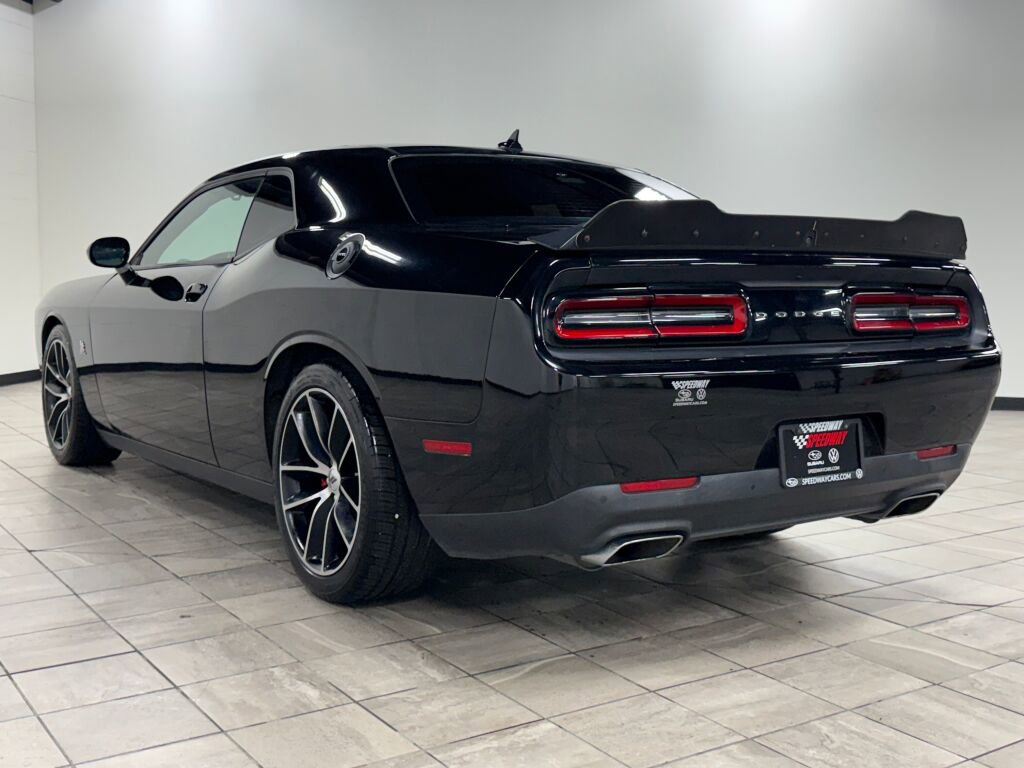 Used 2016 Dodge Challenger R/T Scat Pack w/ Leather Interior Group image 5