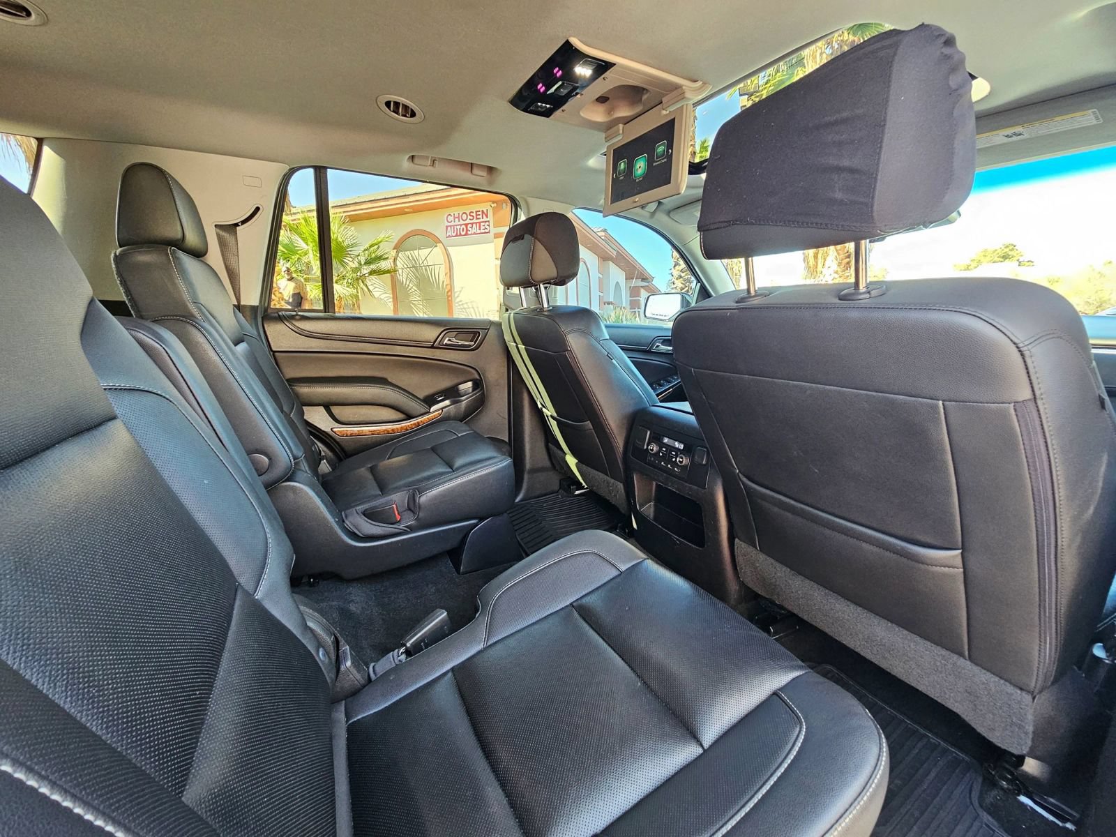 Used 2018 Chevrolet Tahoe Premier AWD/4WD image 16
